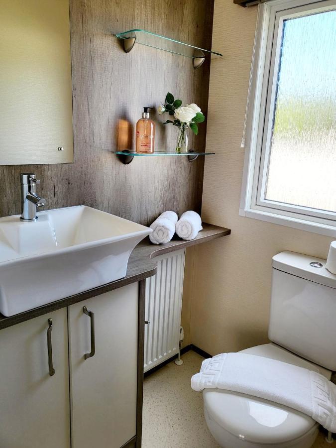 Luxury Woodland Retreat Holiday Home - Shorefield Country Park 다운턴 외부 사진