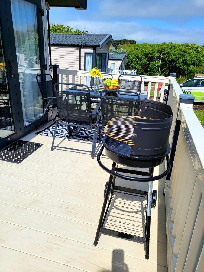 Luxury Woodland Retreat Holiday Home - Shorefield Country Park 다운턴 외부 사진